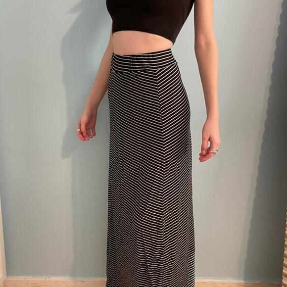 BRANDY MELVILLE STRIPED MAXI SKIRT - Picture 1 of 3